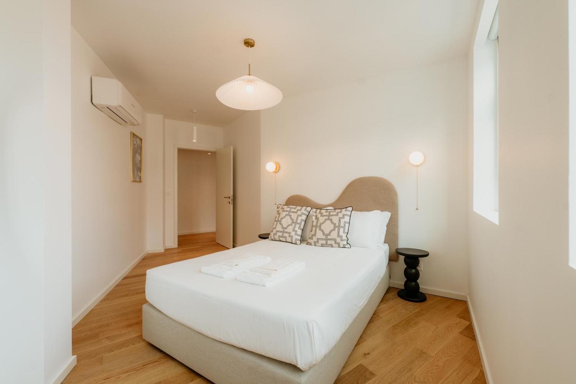 Mary Pink - No 3a - Glowing Two-bedroom *
